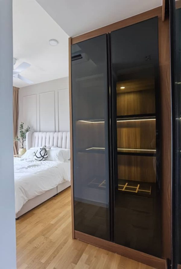 Luxury Accessories Glass Swing Door Wardrobe - Image 3